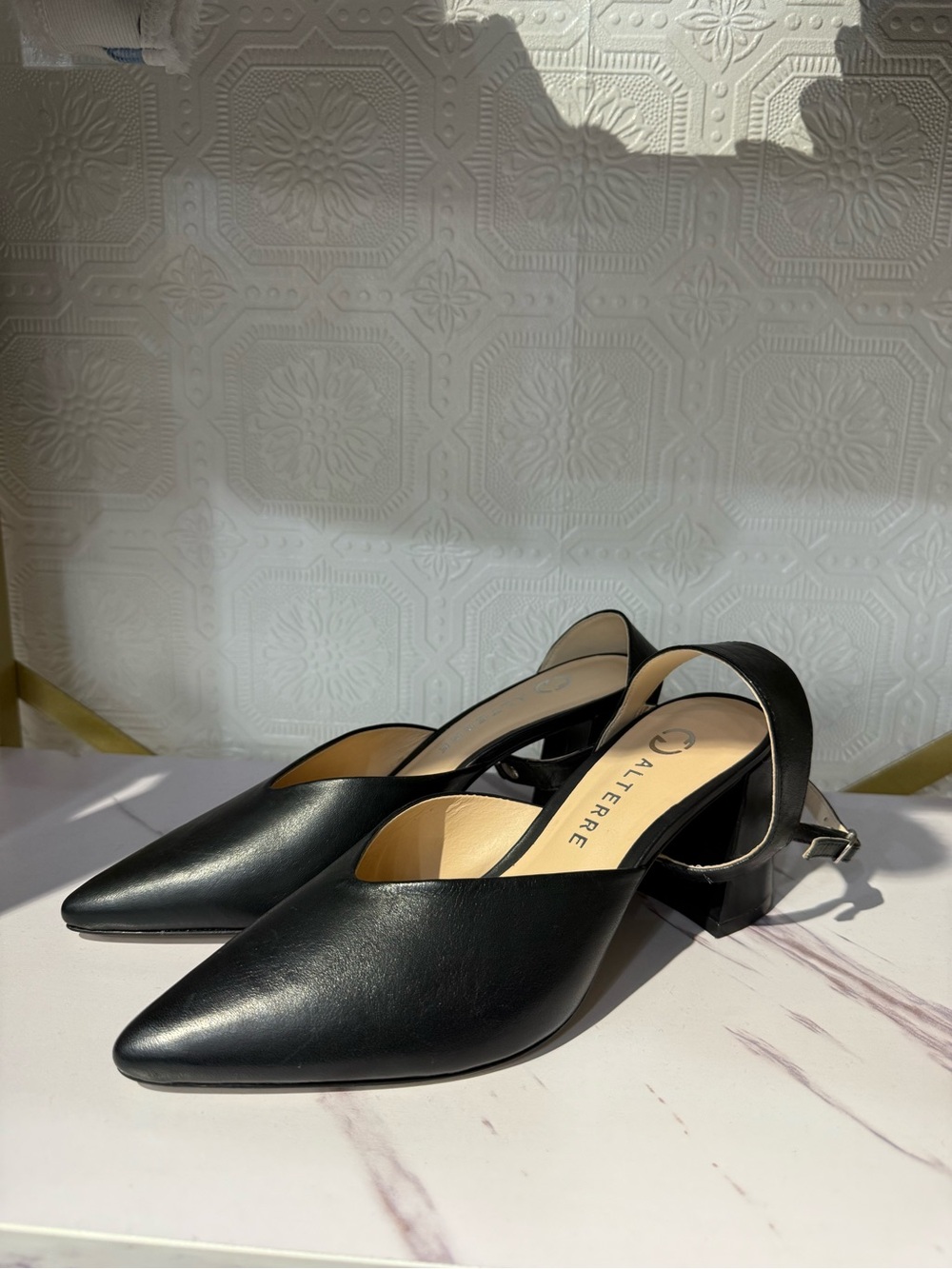 Alterre Faire - Customizable Black V Mule + Removable Elsie Strap